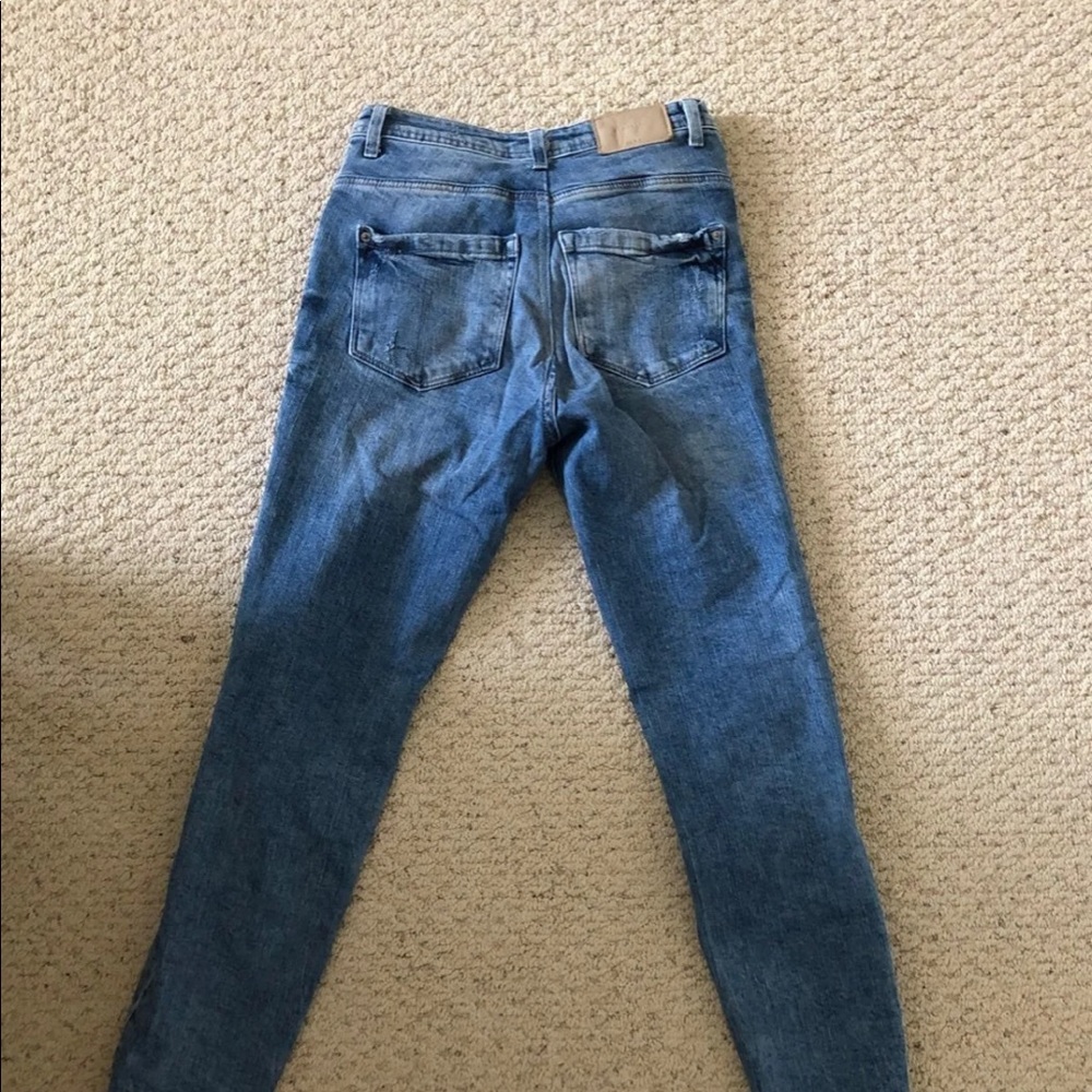 Zara distressed light wash jeans size 25